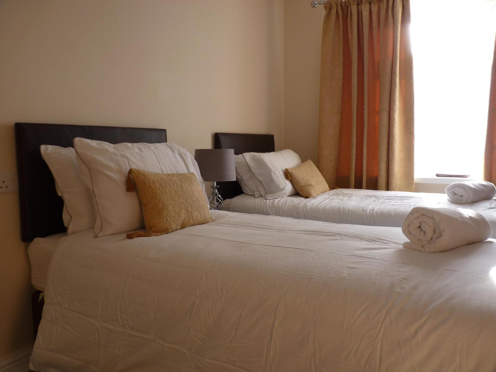 Seven Stars - Bed & Breakfast & Restaurant オークハンプトン エクステリア 写真