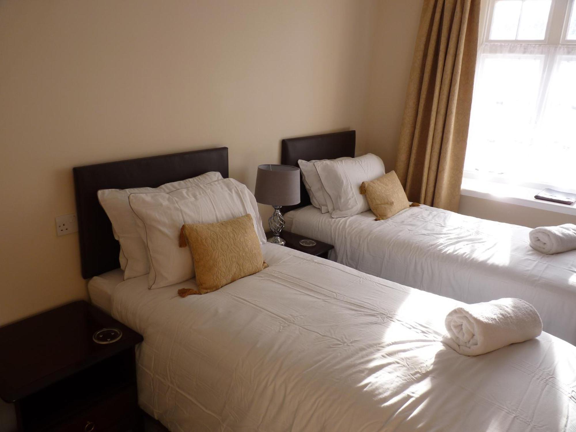Seven Stars - Bed & Breakfast & Restaurant オークハンプトン エクステリア 写真