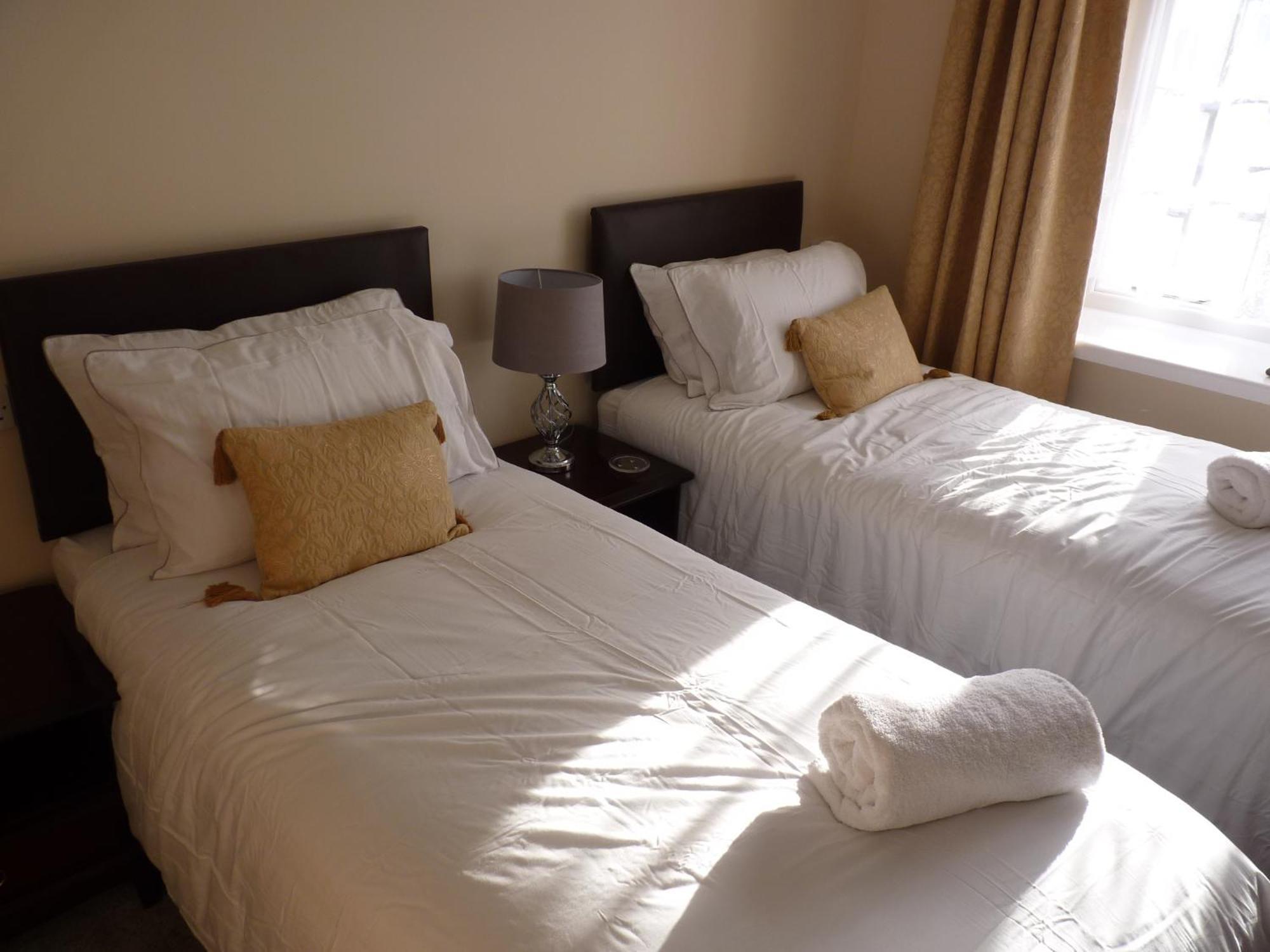 Seven Stars - Bed & Breakfast & Restaurant オークハンプトン エクステリア 写真