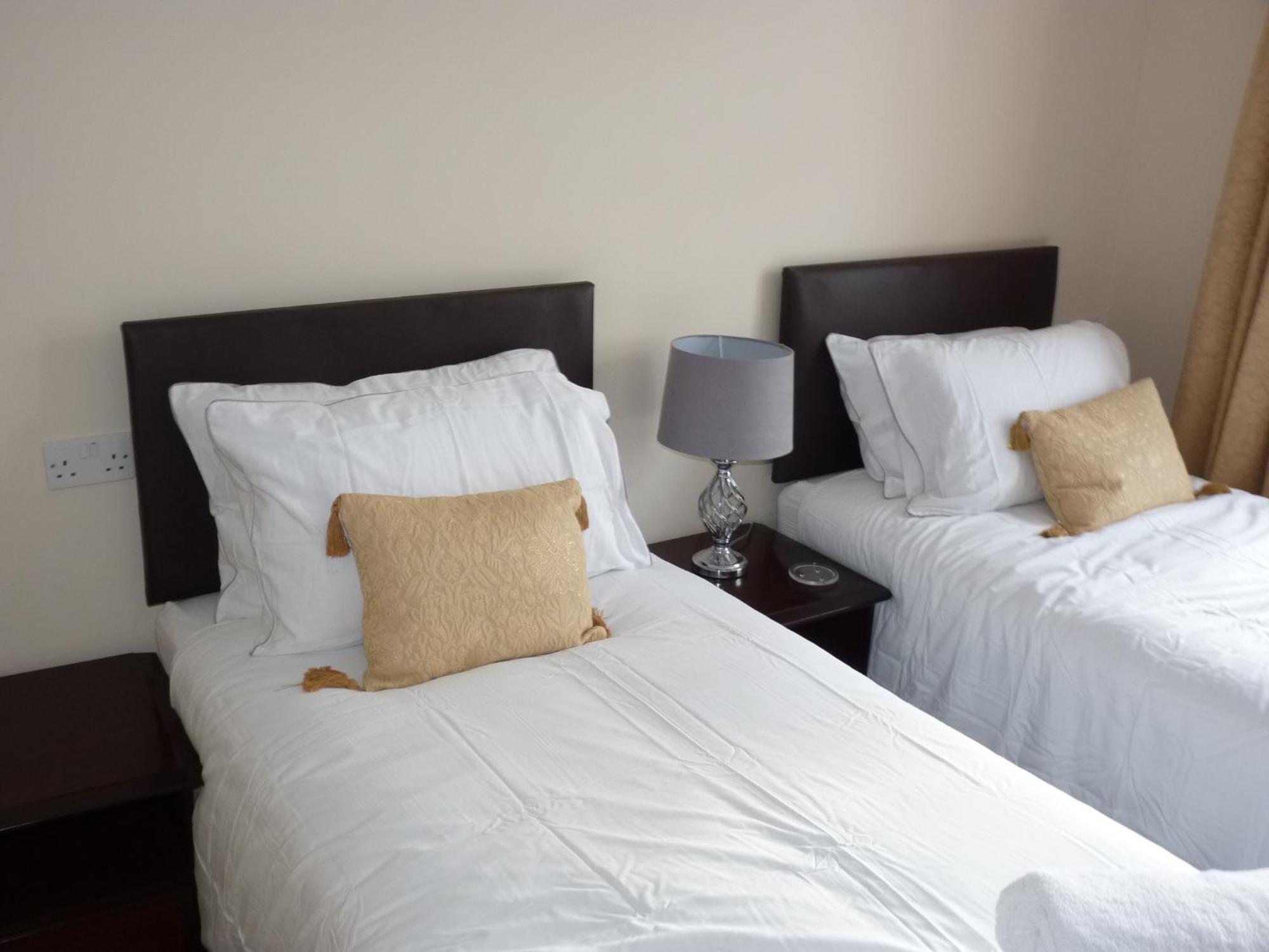 Seven Stars - Bed & Breakfast & Restaurant オークハンプトン エクステリア 写真